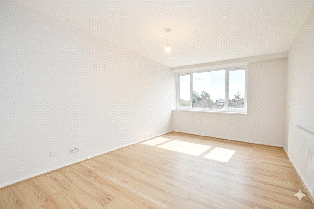 Property photo 3 of 6 Picture No. 28