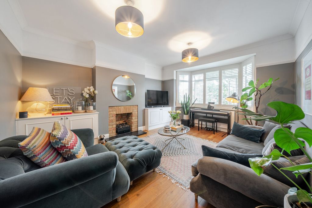Property photo 1 of 11 1486532-10-6A463B...