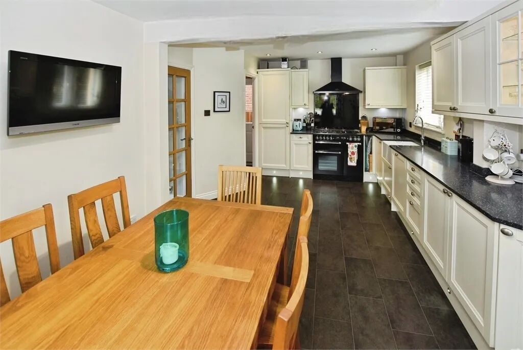 Property photo 3 of 16 Picture 3