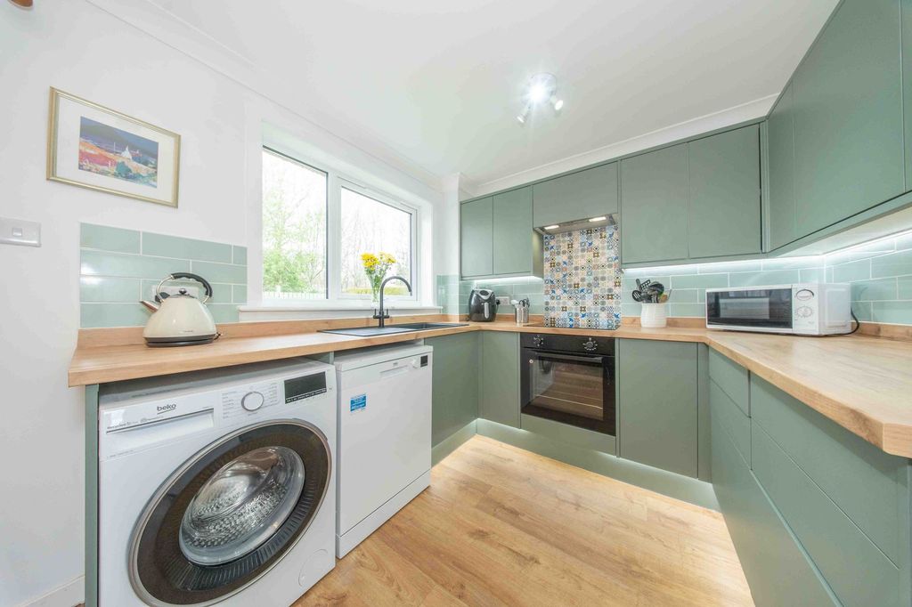 Property photo 2 of 15 Kitchen