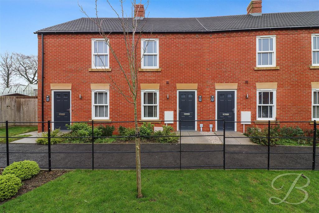 Property photo 1 of 19 Outside