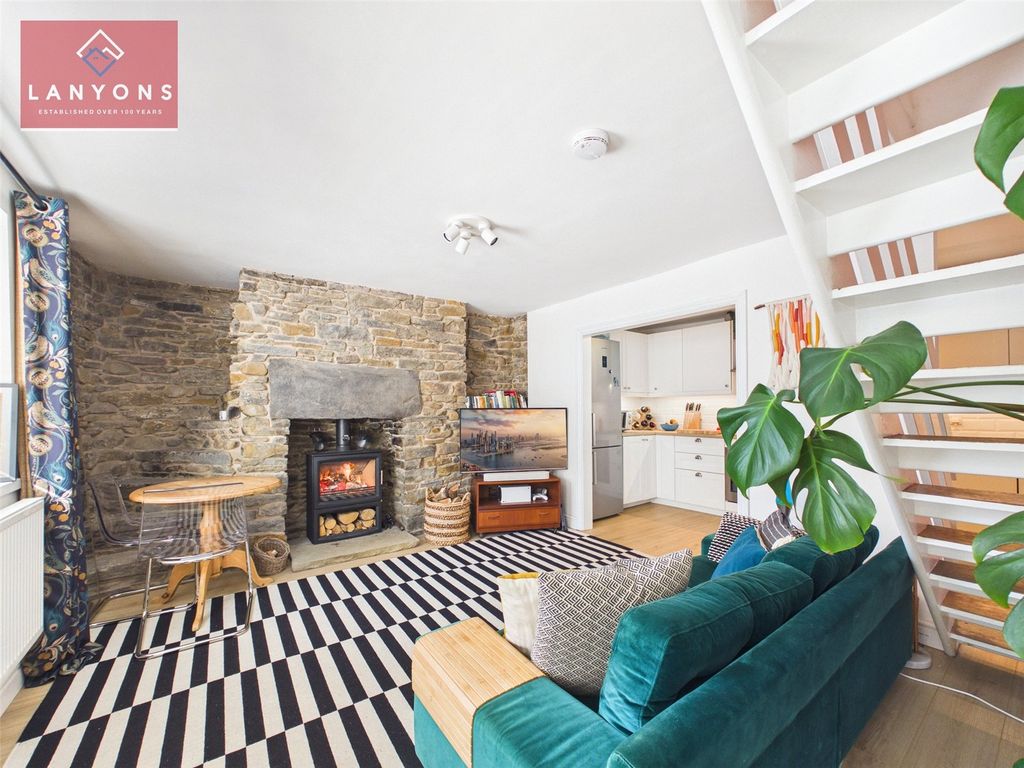 Property photo 2 of 20 Picture No. 08