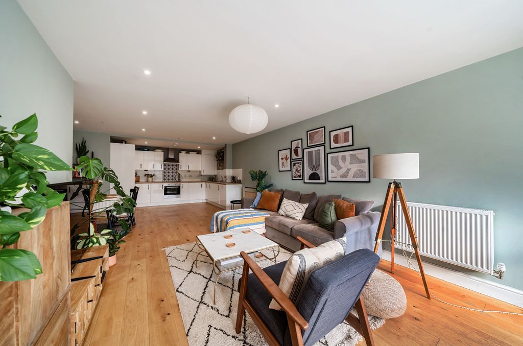 Property photo 3 of 18 975494 (2).Jpg