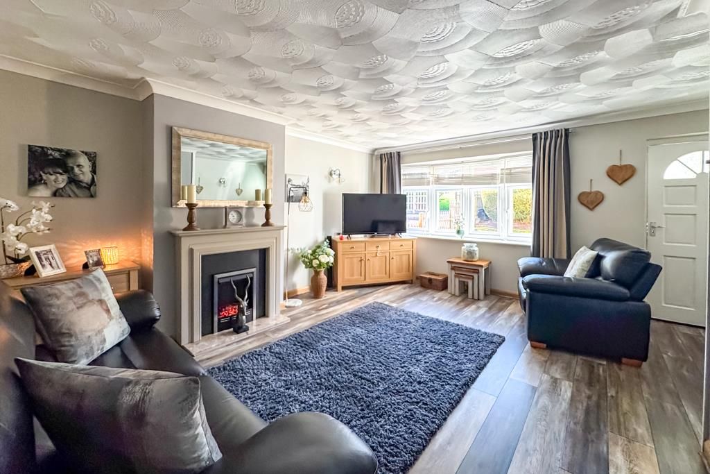 Property photo 2 of 21 Lounge