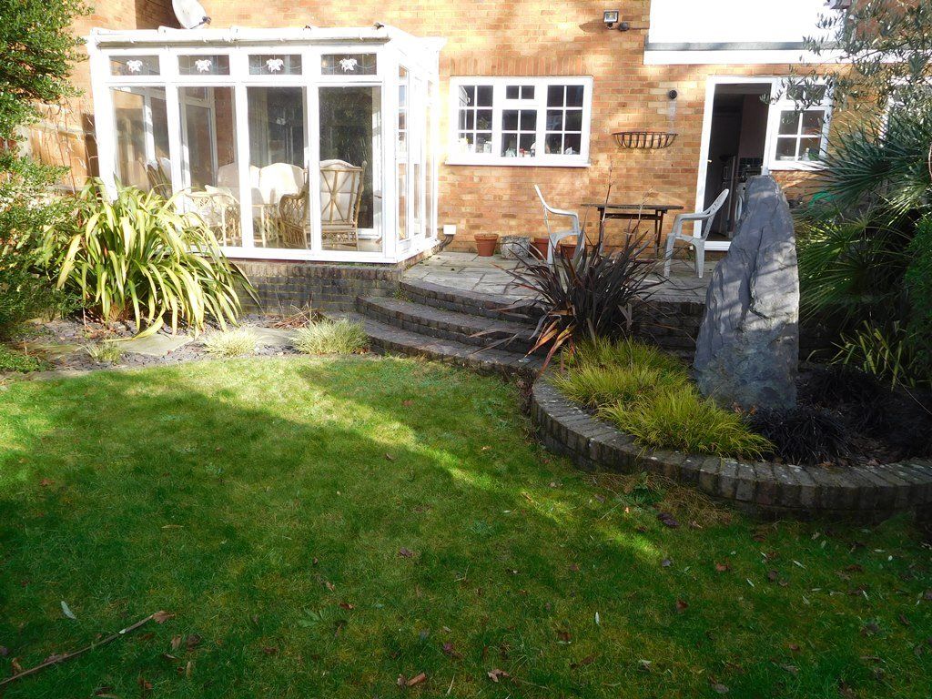 Property photo 2 of 8