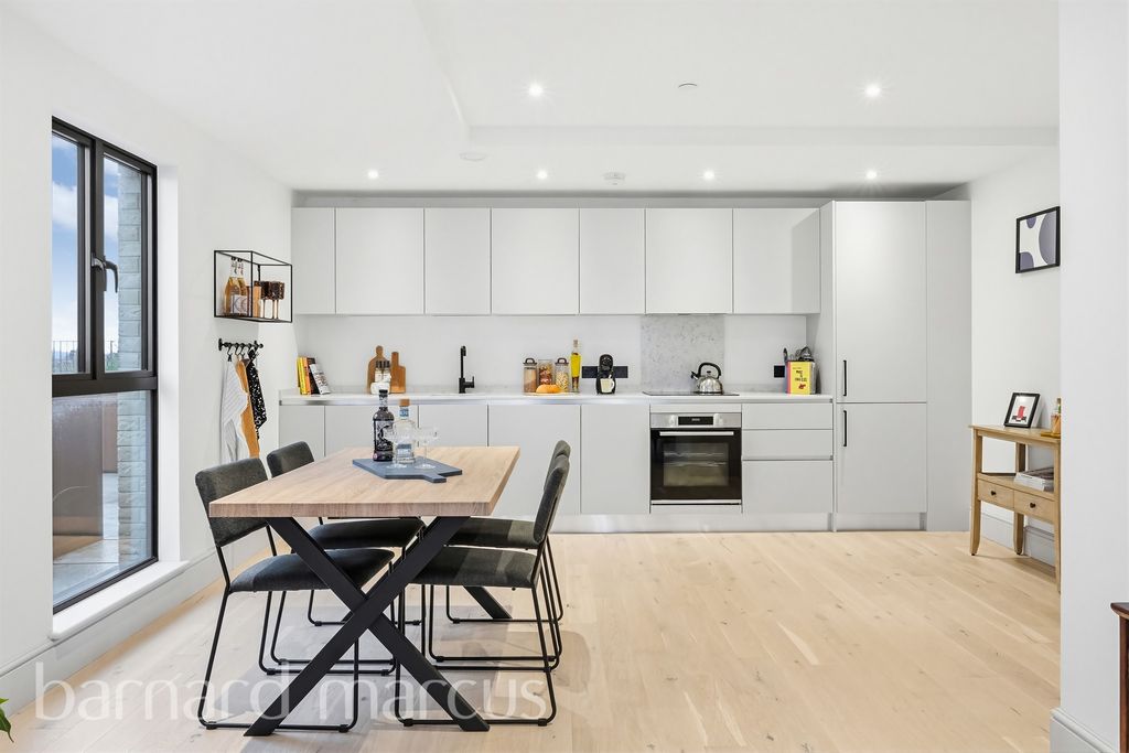 Property photo 3 of 14