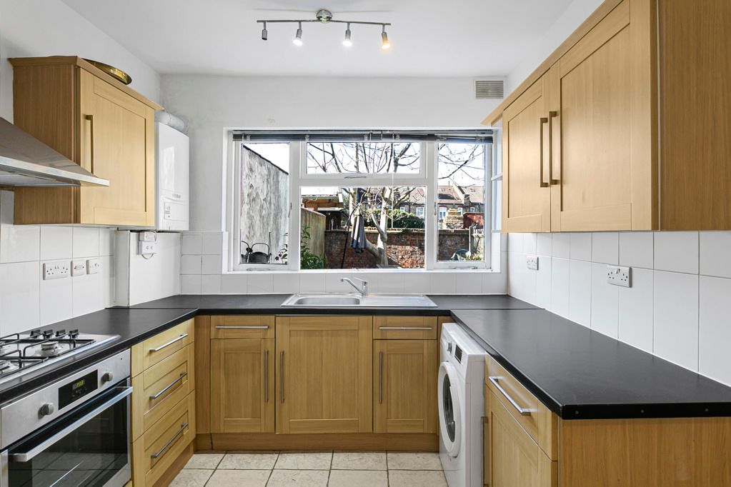 Property photo 3 of 16 Kitchen