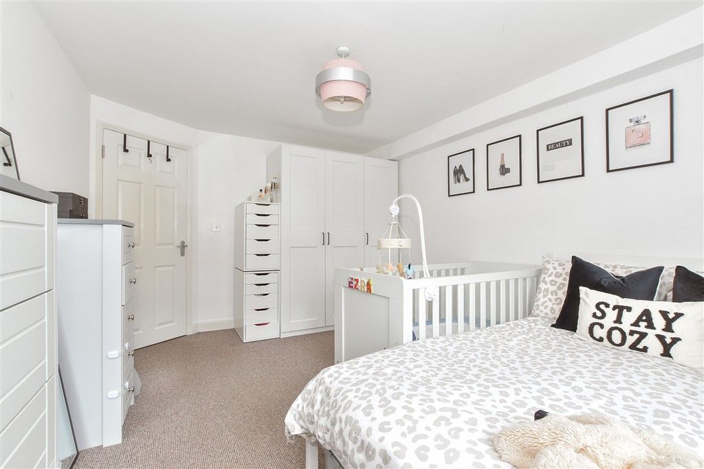 Property photo 3 of 8 Bedroom