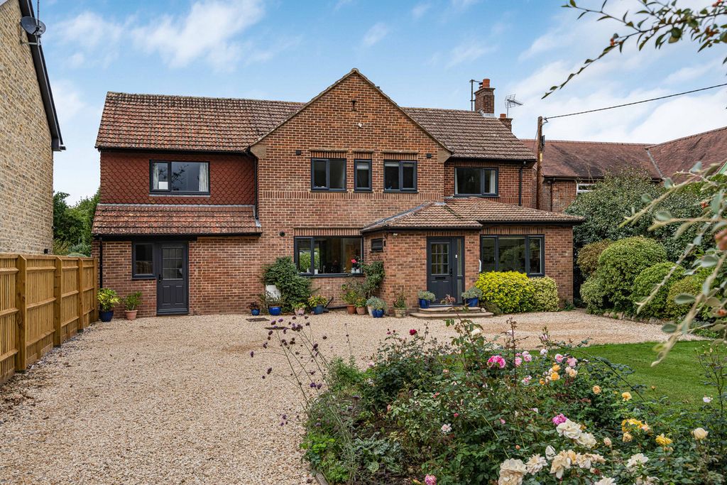 Property photo 1 of 32
