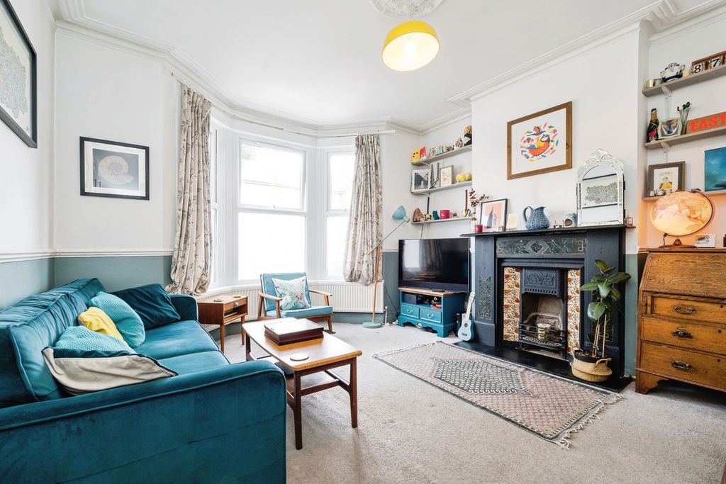 Property photo 3 of 25 Pbox-Img.Jpg