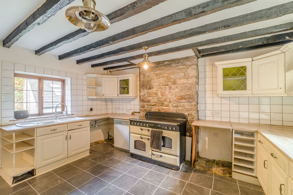 Property photo 2 of 22