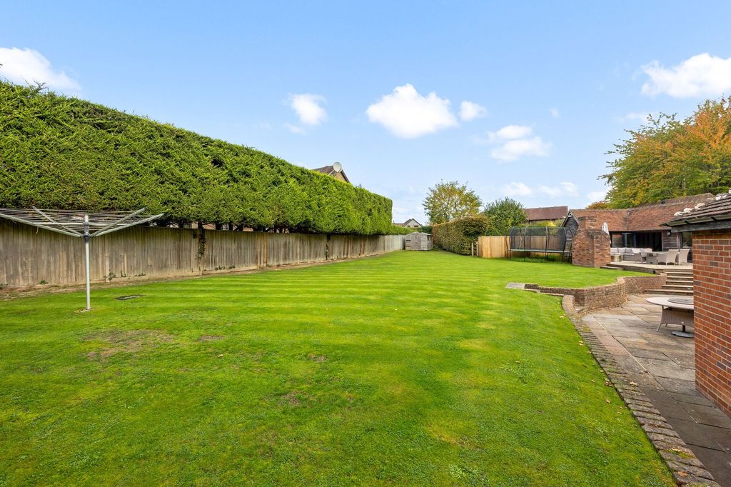 Additional image 28 of 6 bed detached house for saleWildgoose Drive, Horsham RH12