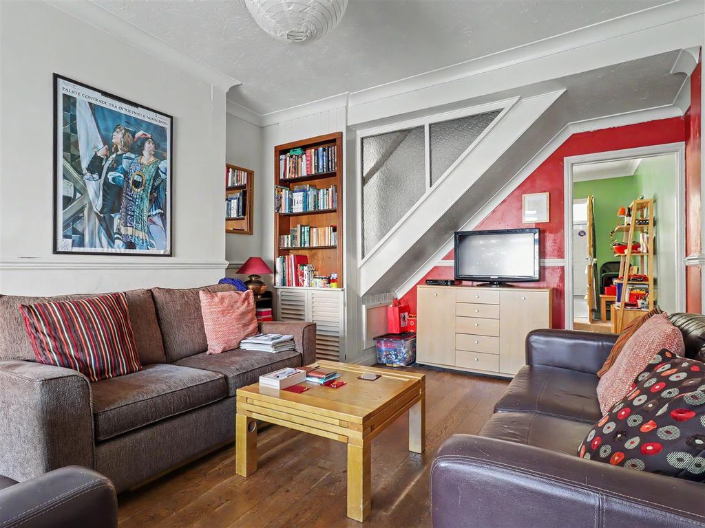Property photo 2 of 11 Sitting Room