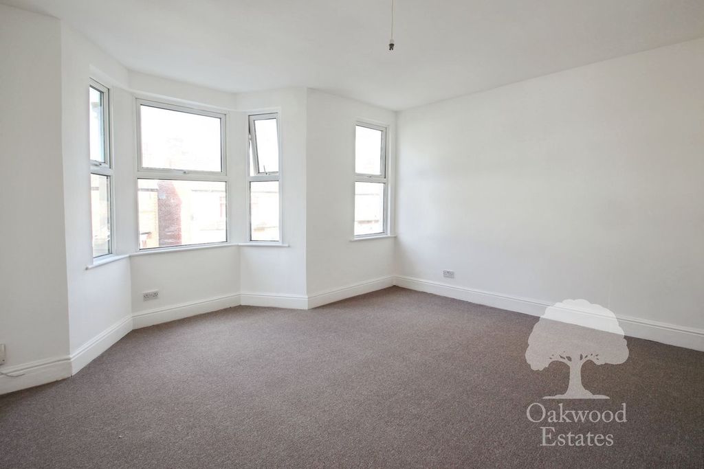 Property photo 3 of 23