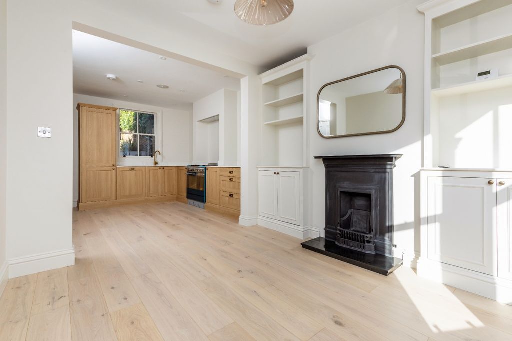 Property photo 2 of 17 4290071