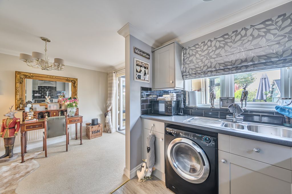 Property photo 3 of 19