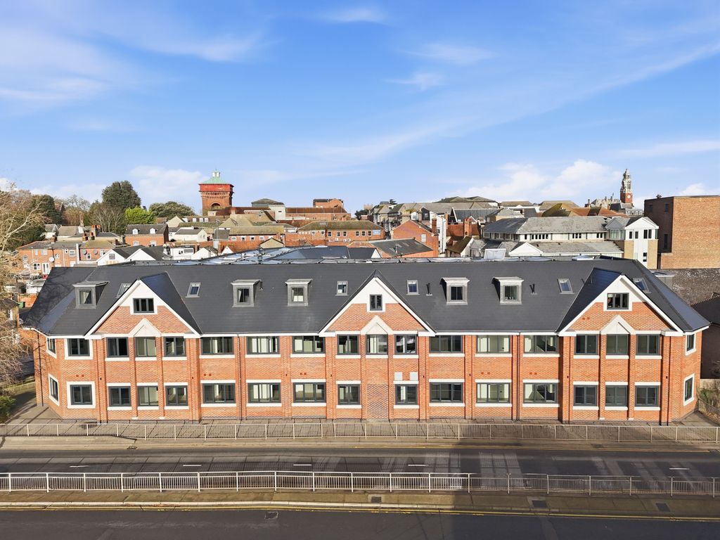 Property photo 1 of 10 Front