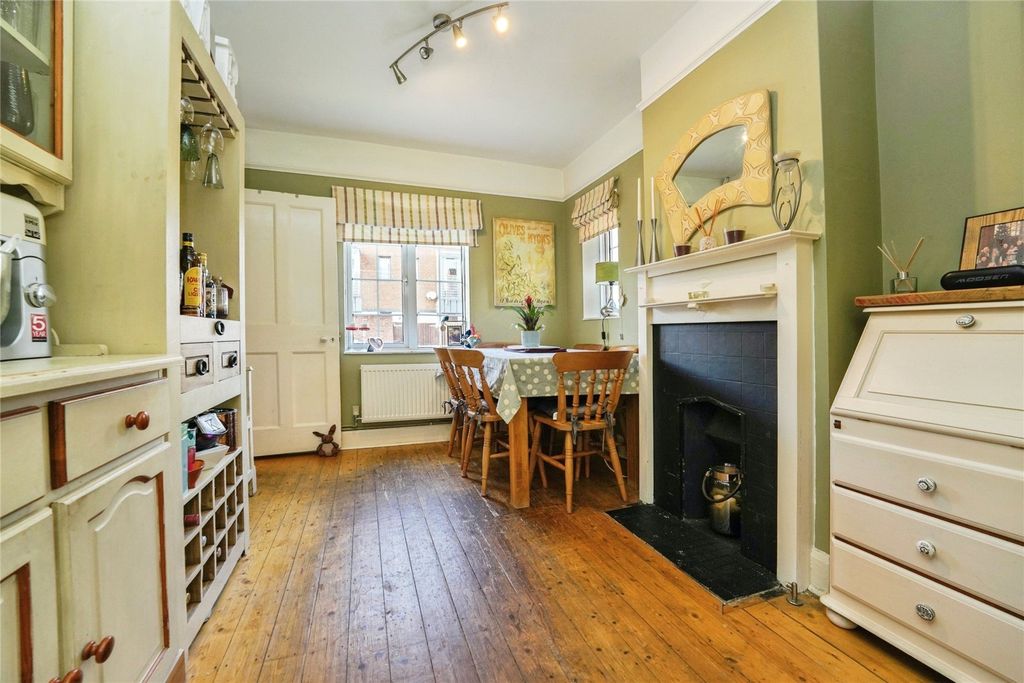 Property photo 3 of 16 Picture No. 11