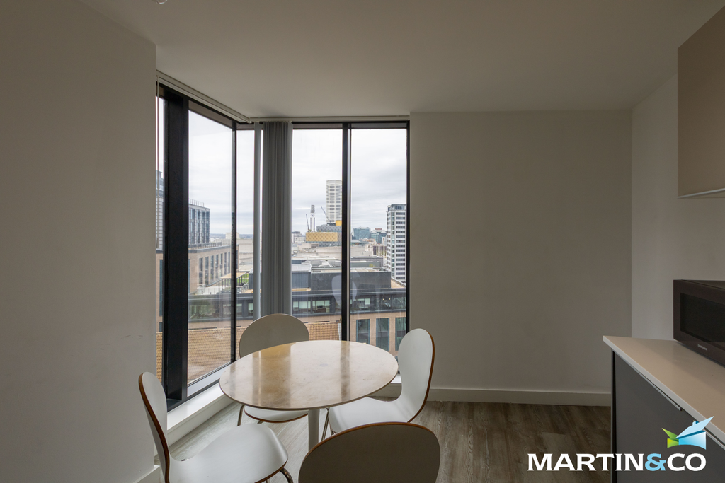 Property photo 3 of 10 Picture12