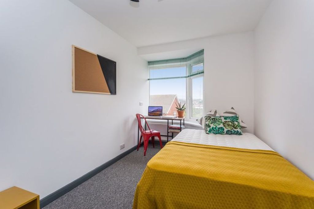 Property photo 3 of 19