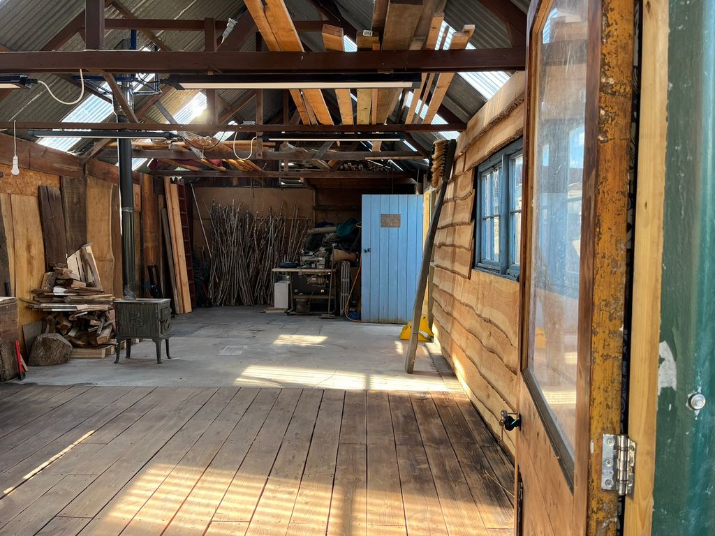 Property photo 2 of 4
