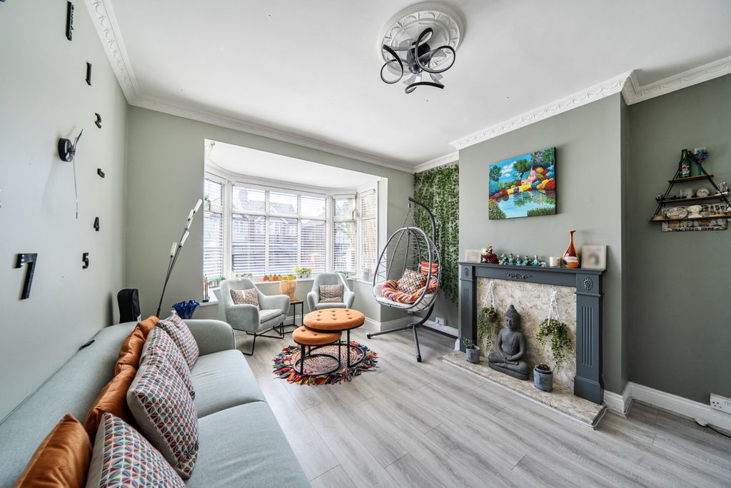 Property photo 2 of 30 1466475-12-6A16d5...
