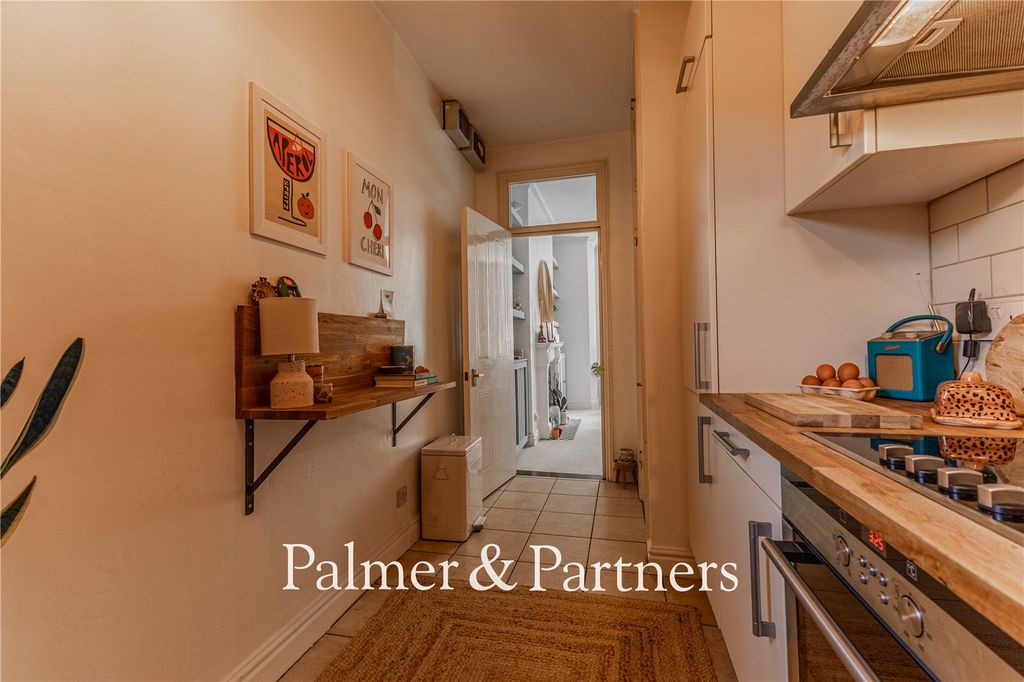 Additional image 8 of 3 bed flat for saleHenley Road, Ipswich, Suffolk IP1