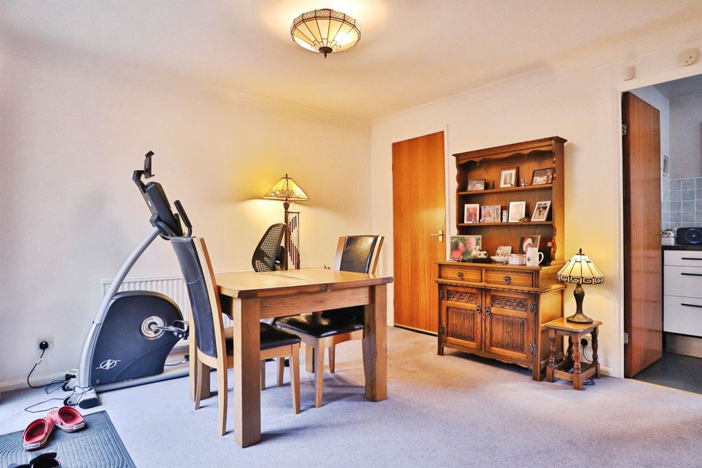 Property photo 3 of 21