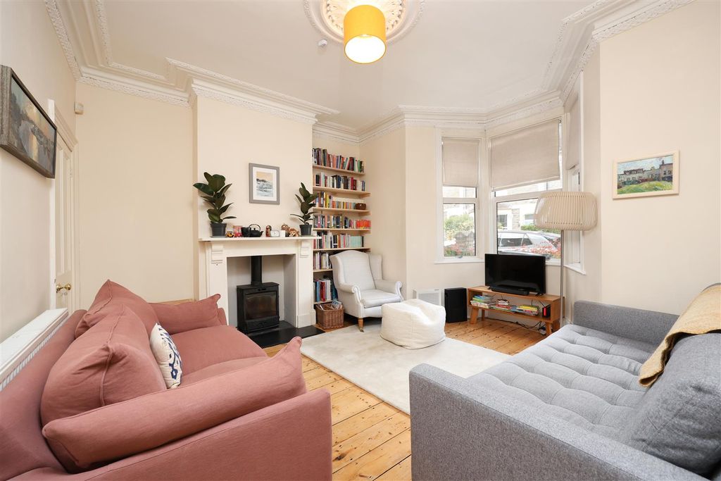 Property photo 2 of 21