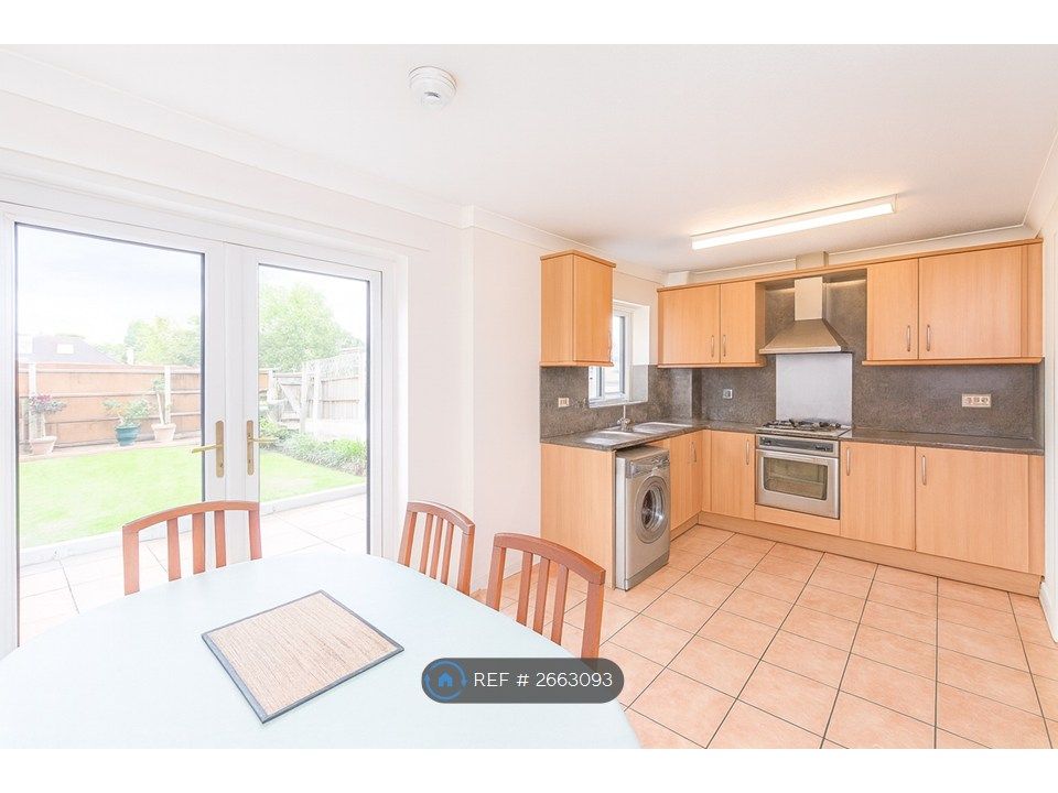 Property photo 1 of 10 Kitchen