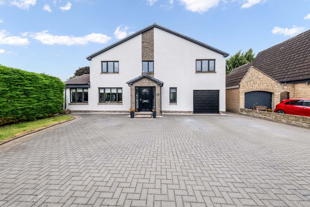 Property photo 1 of 44