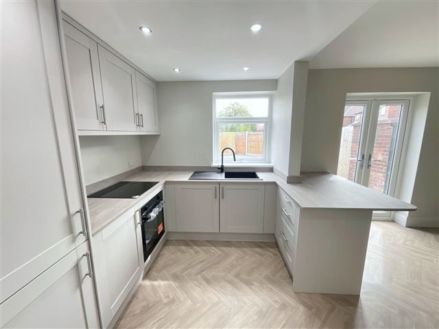 Property photo 3 of 20 Kitchen