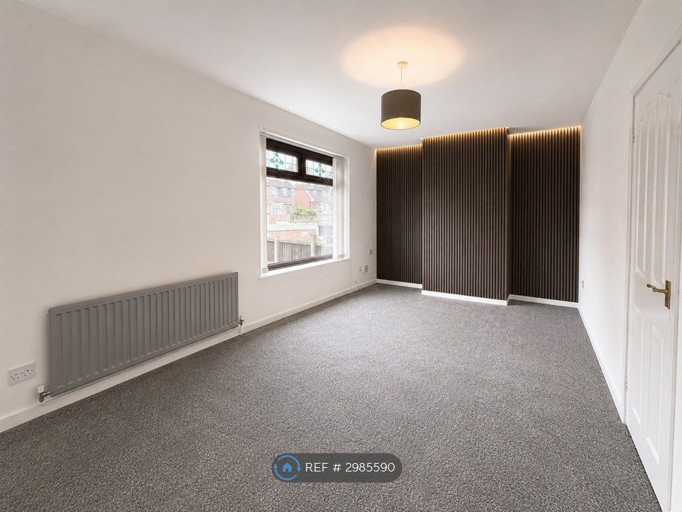 Property photo 1 of 11 Living Area
