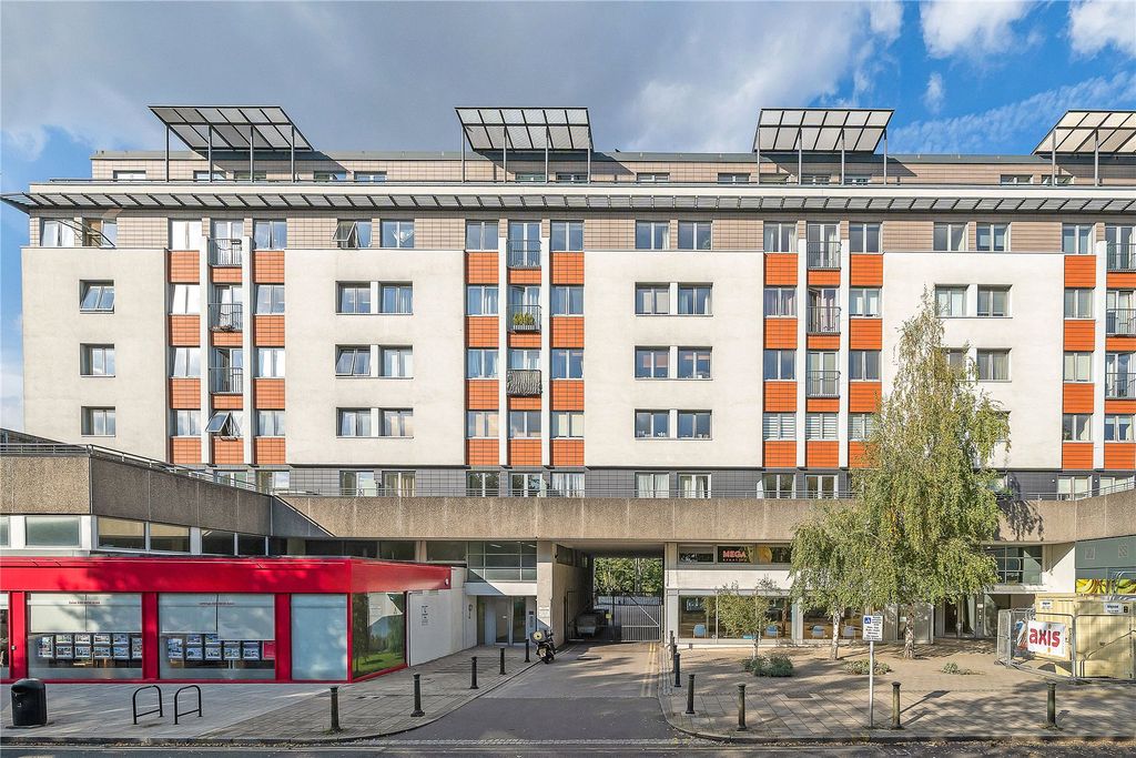 Property photo 1 of 18 Exterior