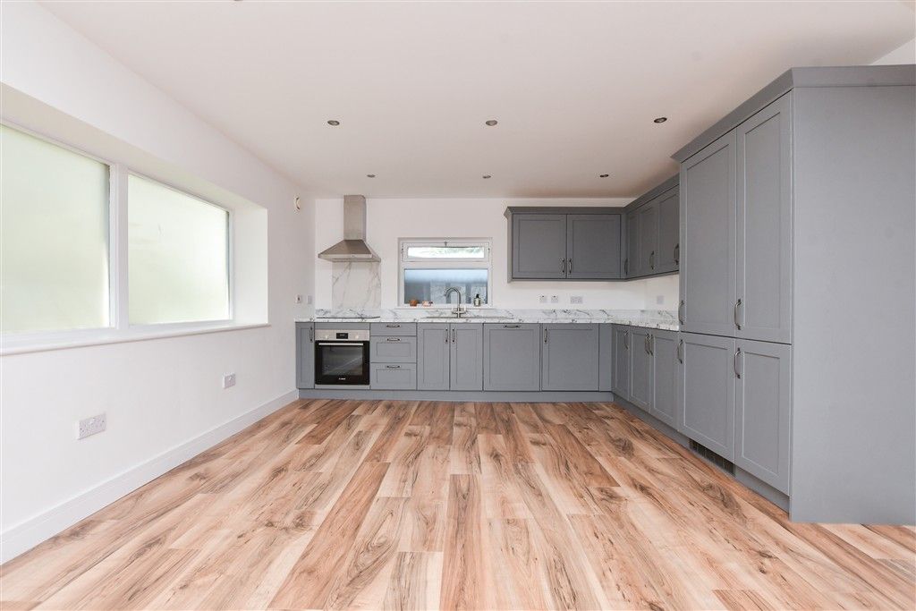 Property photo 2 of 12 Kitchen