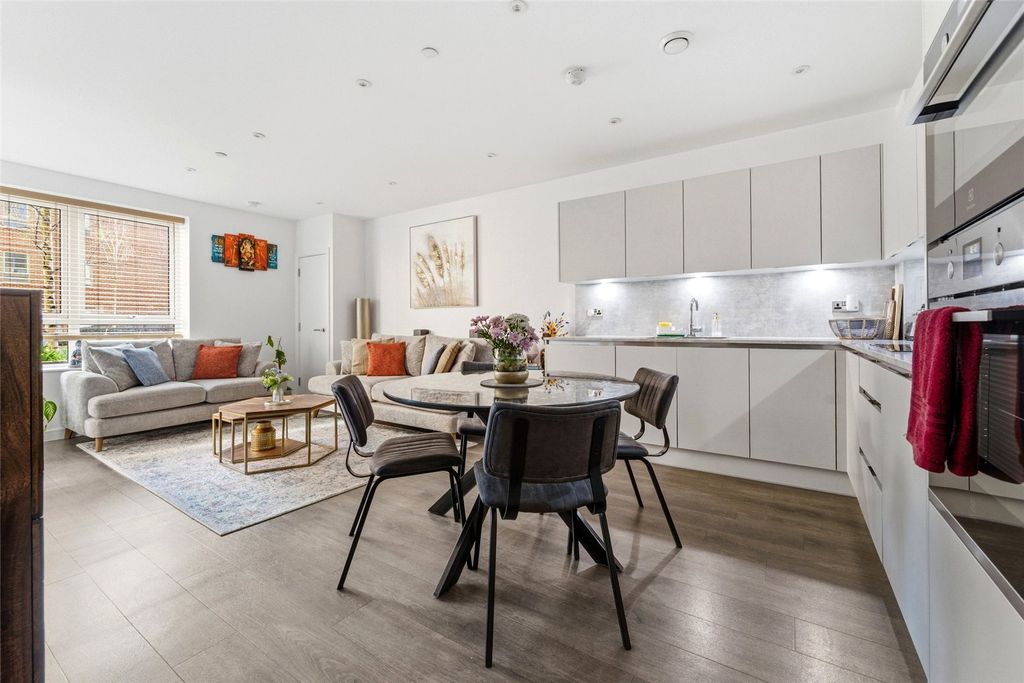 Property photo 3 of 21 Picture No. 13