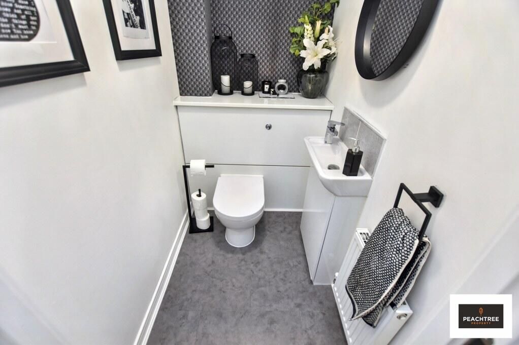 Property photo 2 of 26 WC