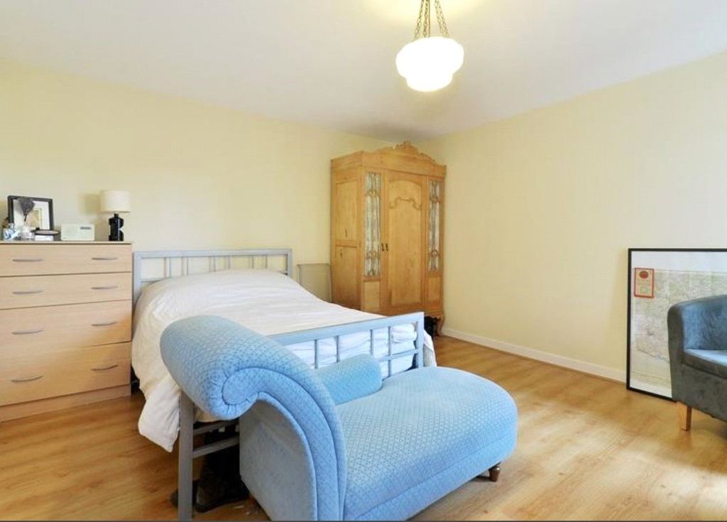 Property photo 3 of 5 Picture No. 11