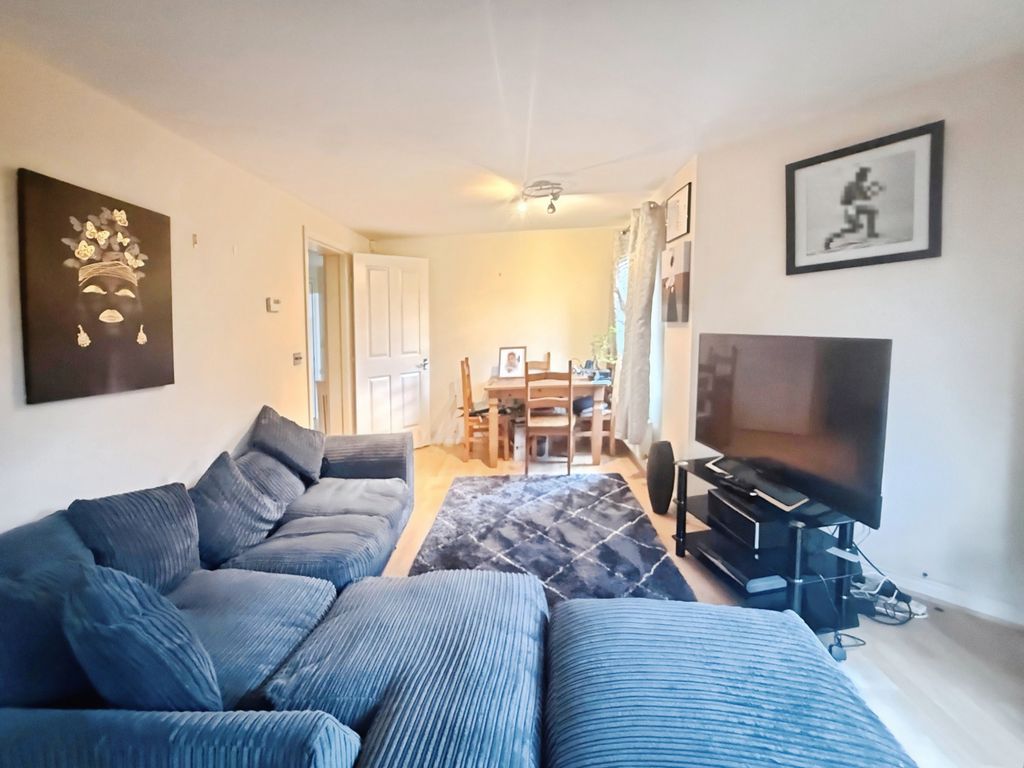 Property photo 2 of 6