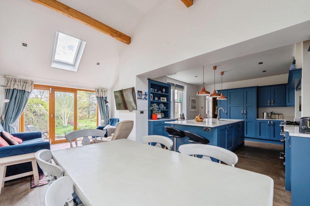 Property photo 3 of 30 Photography