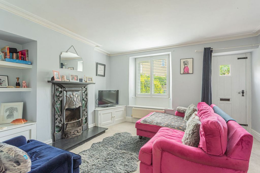 Property photo 2 of 12
