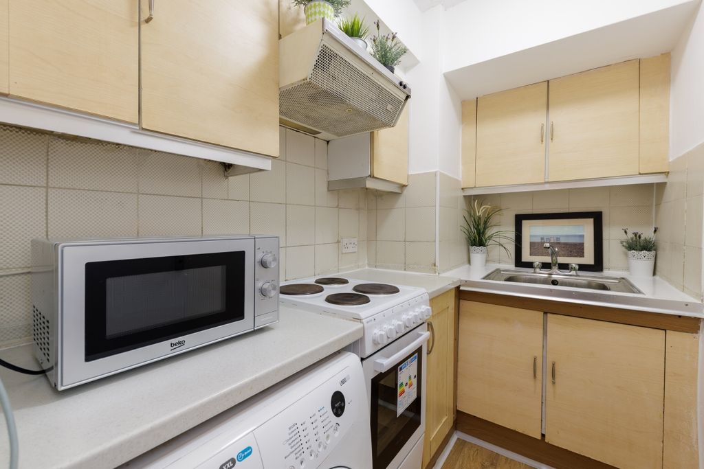 Property photo 2 of 3 Park West 443A (0...