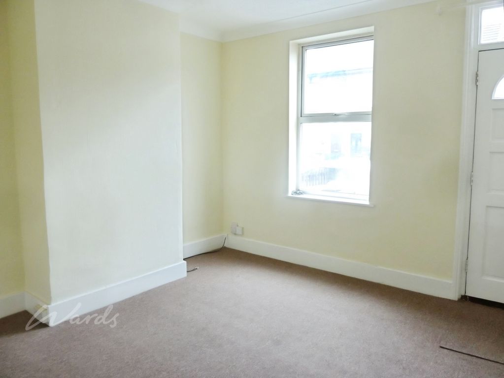 Property photo 3 of 8 Bowes Lounge