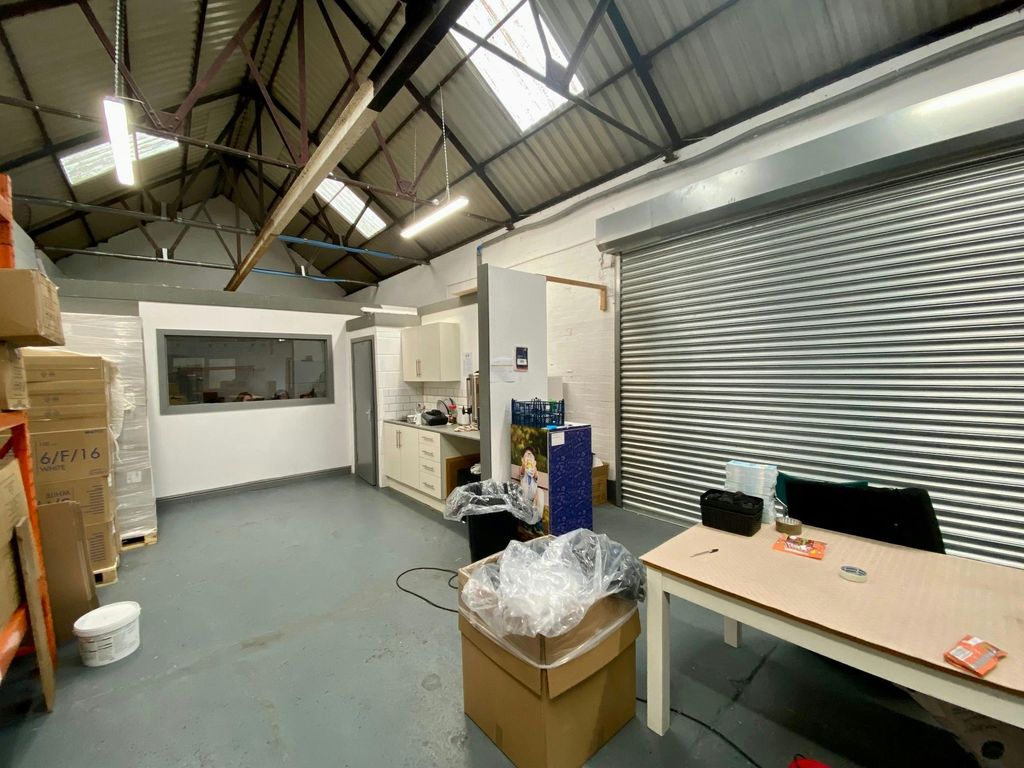 Property photo 3 of 6 D Avondale 02.Jpg