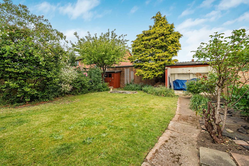 Property photo 2 of 24 Garden