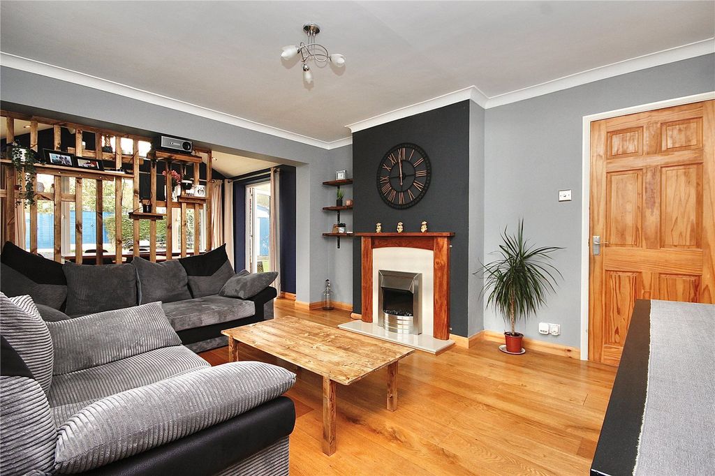 Property photo 3 of 38 Picture No. 03