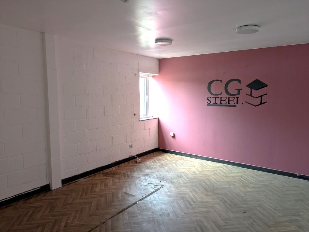 Property photo 2 of 3