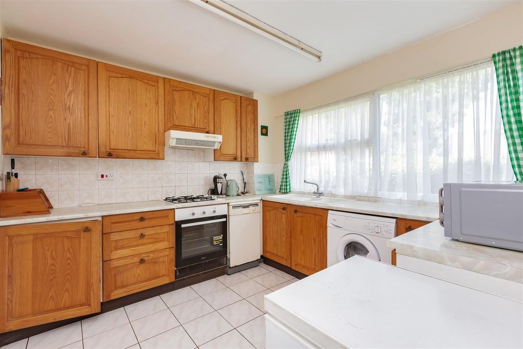 Property photo 3 of 13 Kitchen