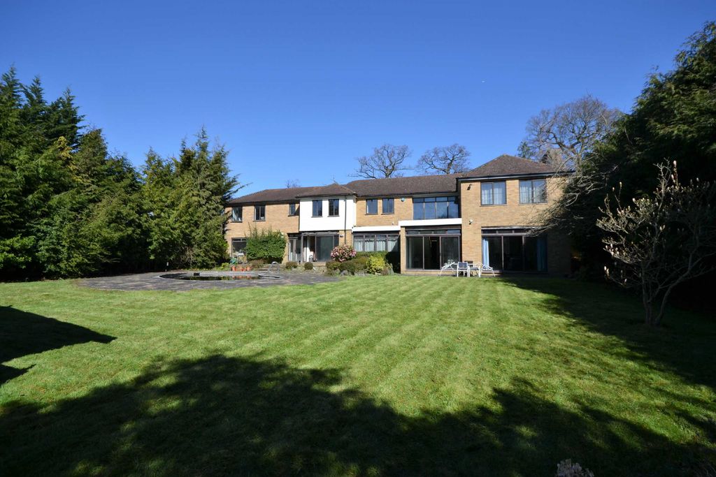Property photo 3 of 11 Photo
