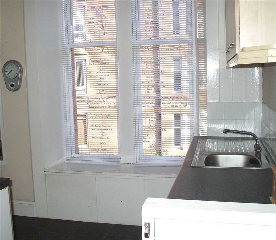 Property photo 3 of 5 Kitchen